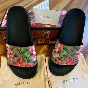 GUCCI GG Blooms Supreme floral sandal | Size 8/39 |Authentic | + Dust bag & box